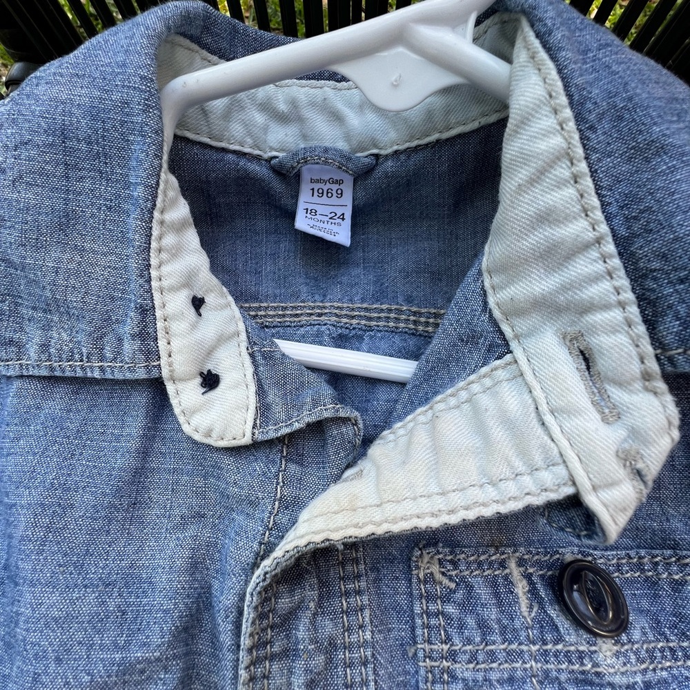 Baby gap button down 18-24 months
